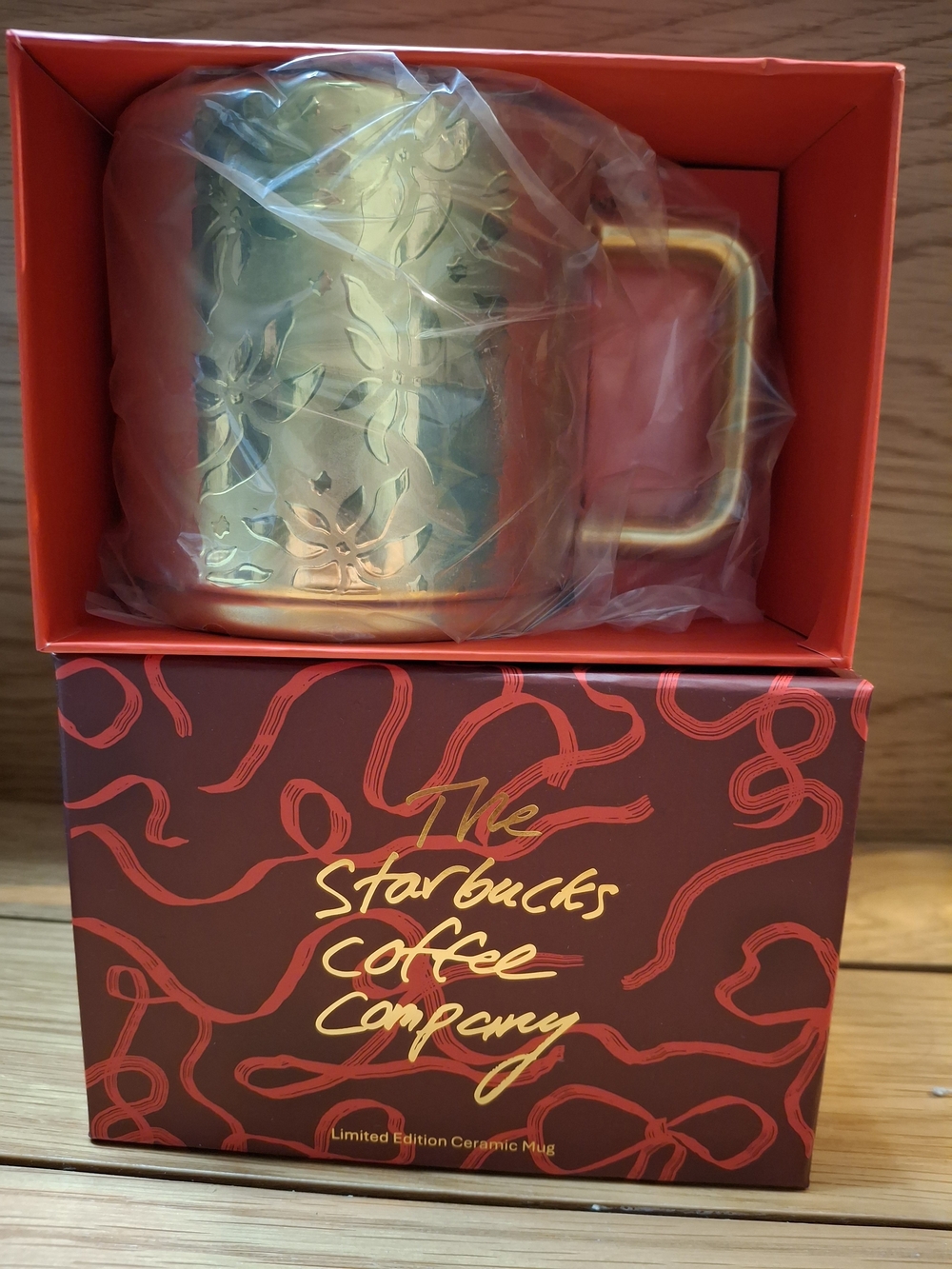 LIMITED EDITION | BNIB | RARE | Starbucks | Gold Poinsettia Mug | 14oz